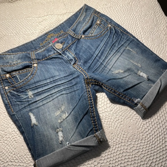 Almost Famous distressed jean shorts with sequinned back pocket - Picture 4 of 5